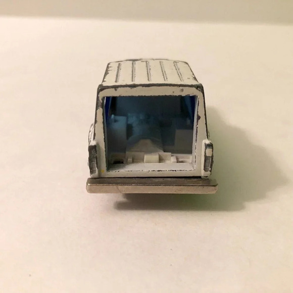 Vintage Majorette Ambulance No 269 Made in France Diecast  Missing Doors - Picture 4 of 12